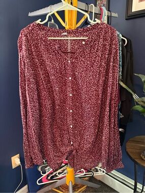 Old Navy Burgundy Floral Button-Front Blouse
